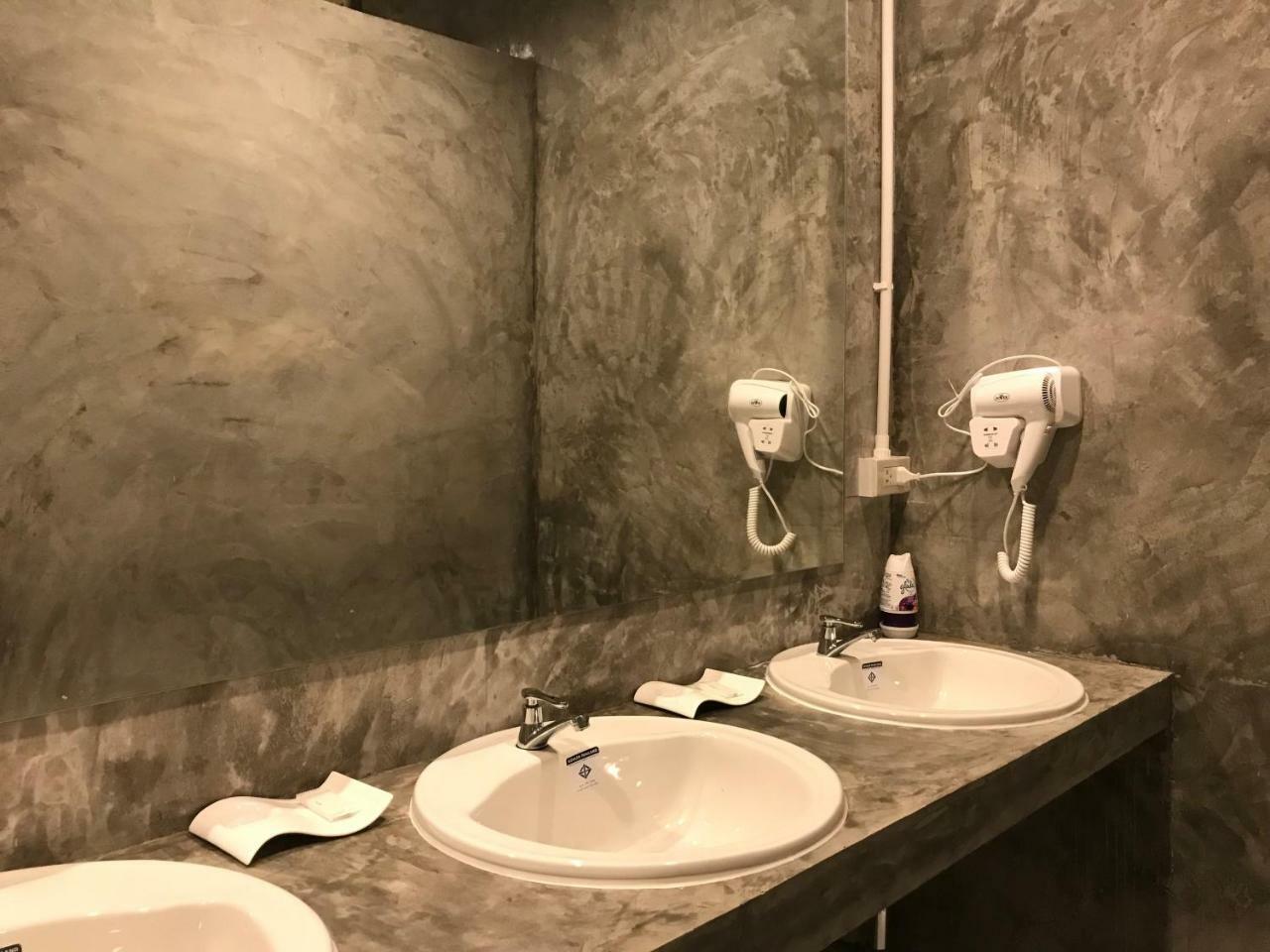 Baan Wararin Hostel Pattaya Ngoại thất bức ảnh