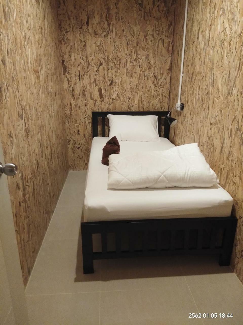 Baan Wararin Hostel Pattaya Ngoại thất bức ảnh