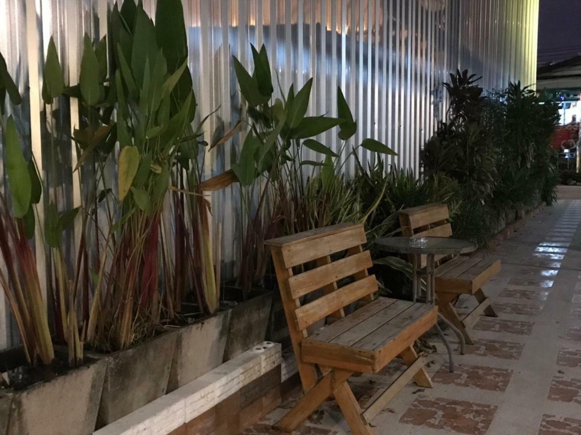 Baan Wararin Hostel Pattaya Ngoại thất bức ảnh