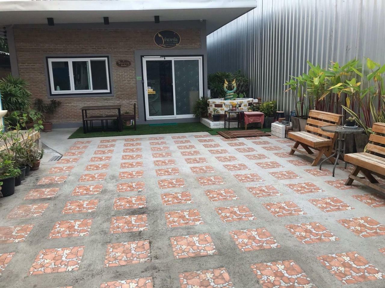 Baan Wararin Hostel Pattaya Ngoại thất bức ảnh