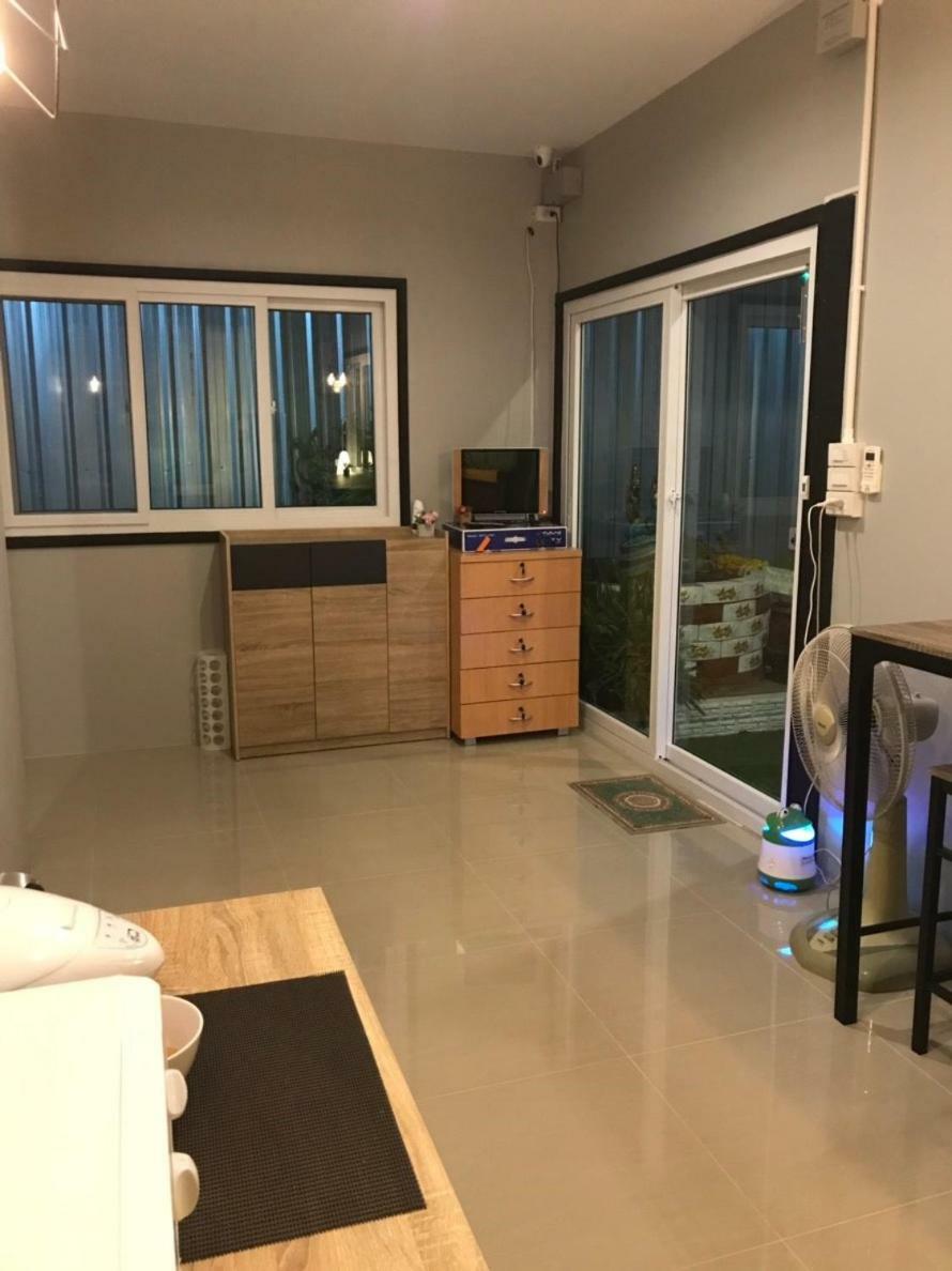 Baan Wararin Hostel Pattaya Ngoại thất bức ảnh